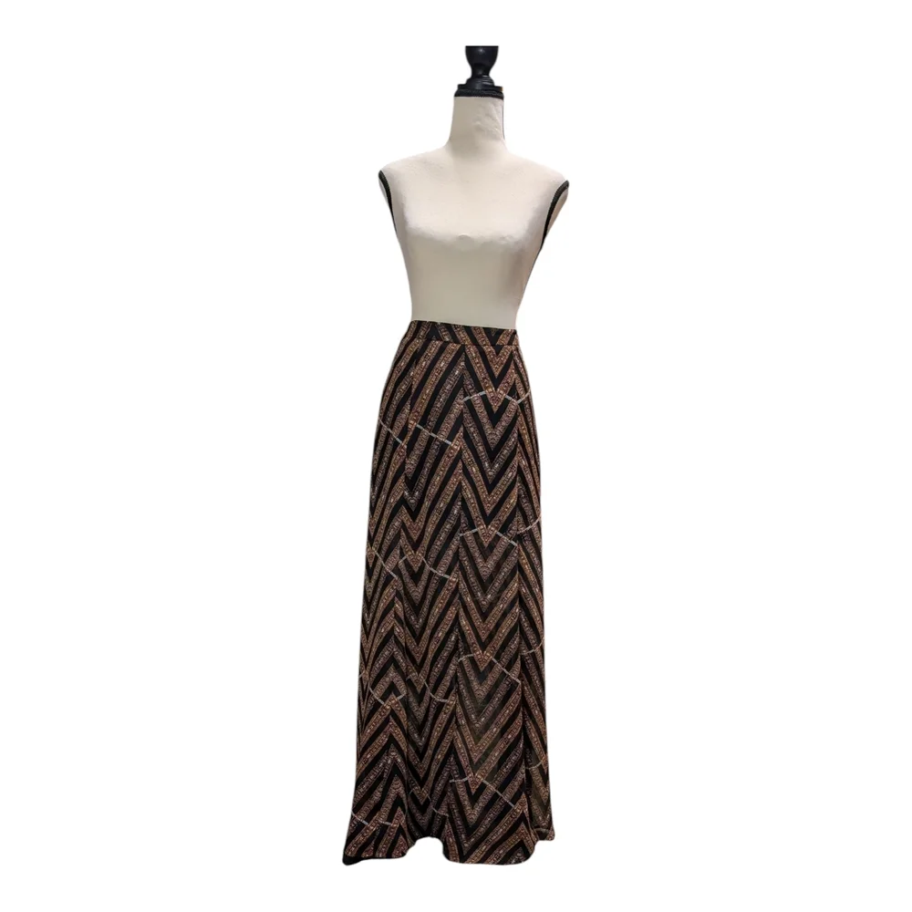 Astr Chevron Maxi Skirt in Black a - Picture 4 of 10